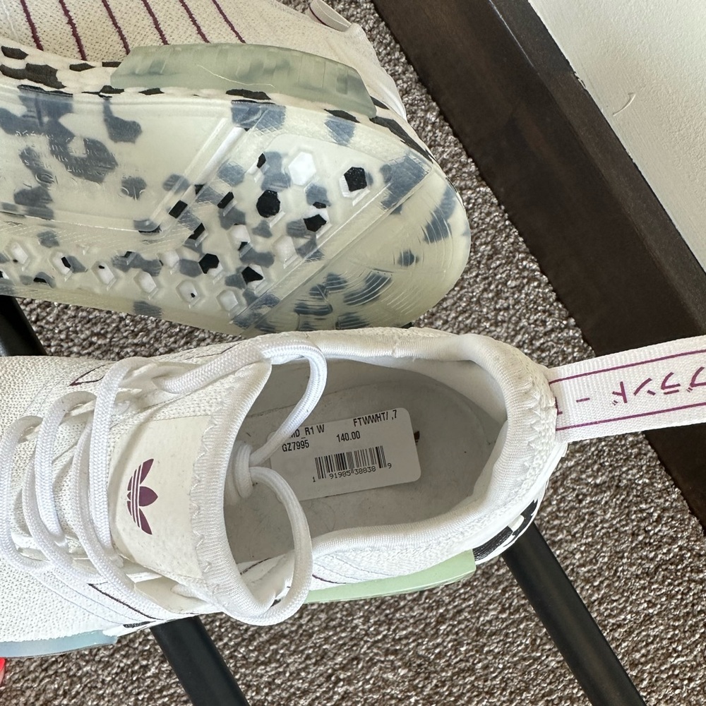 Adidas shoes - Picture 3 of 3